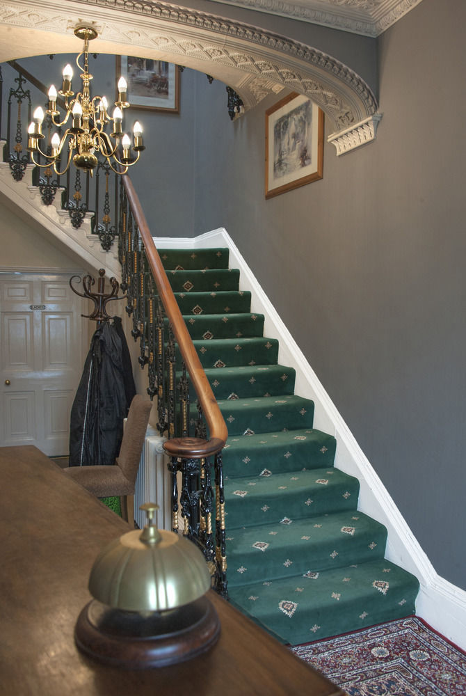 Hilbury Court Hotel Trowbridge Kültér fotó